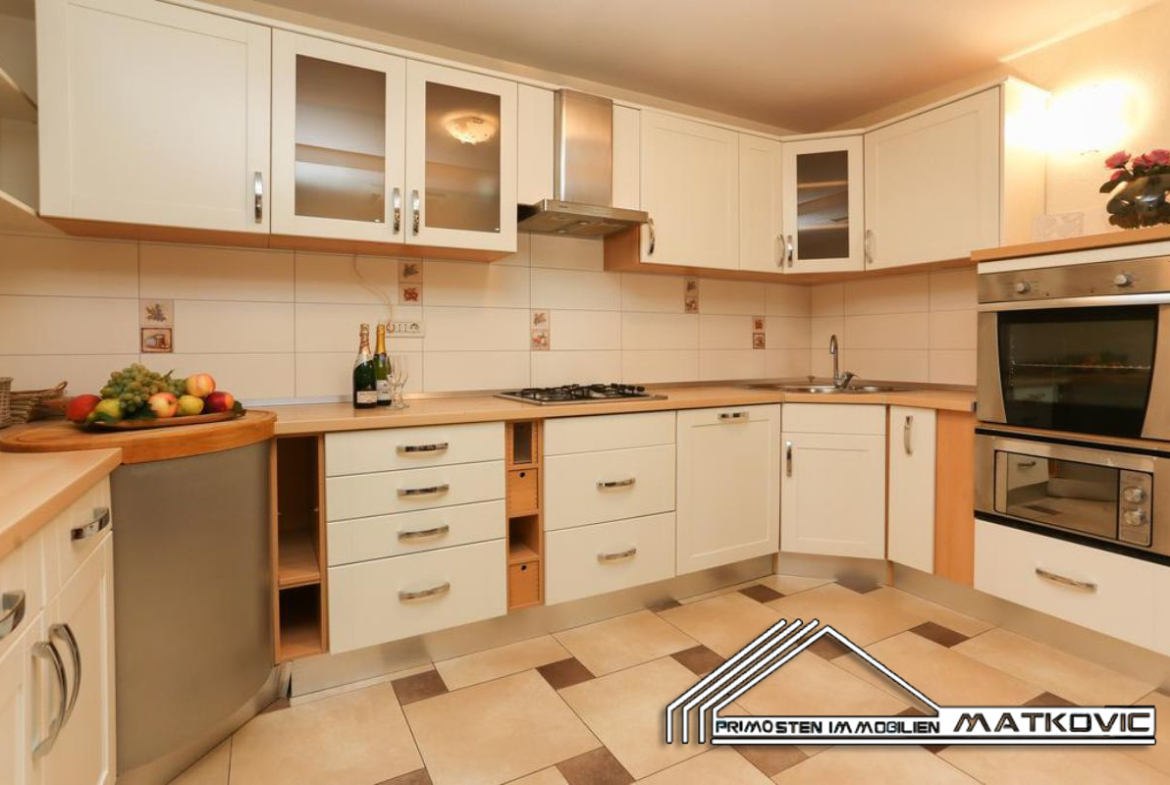 OASIS OF WELL-BEING IN MARINA WITH HIGH QUALITY INTERIOR AND EXTERIOR