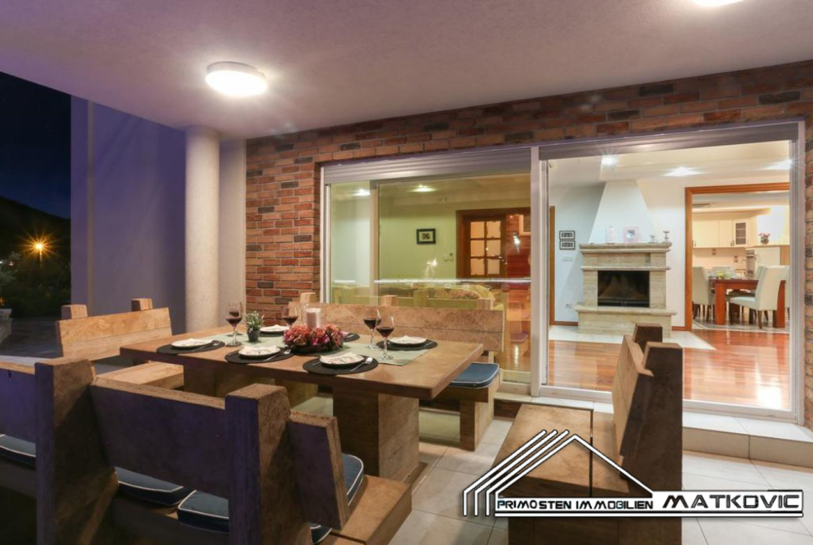 OASIS OF WELL-BEING IN MARINA WITH HIGH QUALITY INTERIOR AND EXTERIOR
