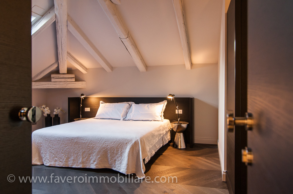 Venice hinterland in the Brenta Riviera Magnificent duplex apartment on historic building