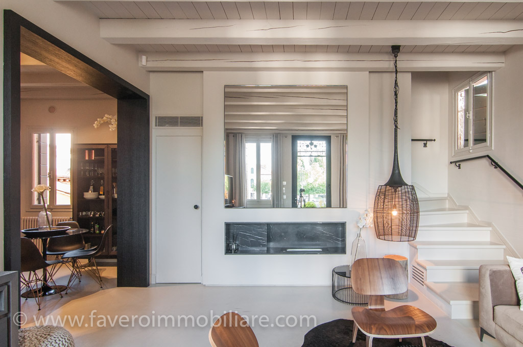 Venice hinterland in the Brenta Riviera Magnificent duplex apartment on historic building