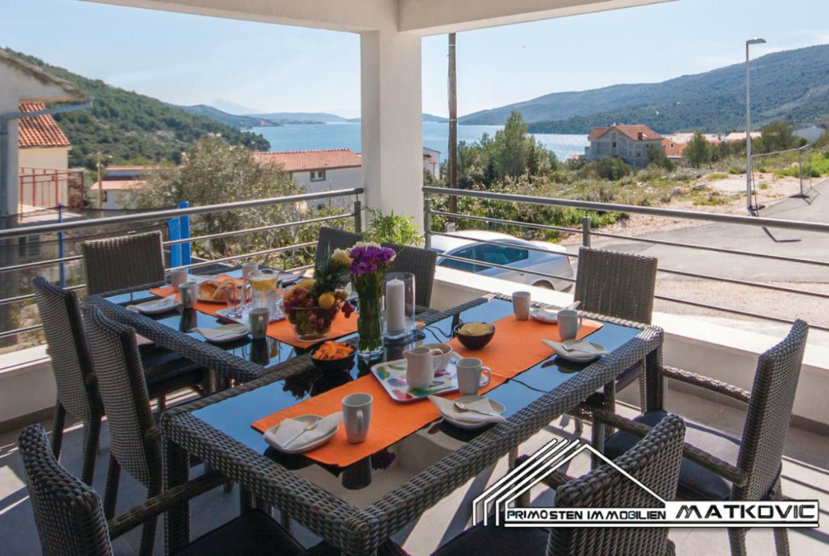 LUXURY VILLA WITH SEA VIEW AND SWIMMING POOL NEAR TROGIR