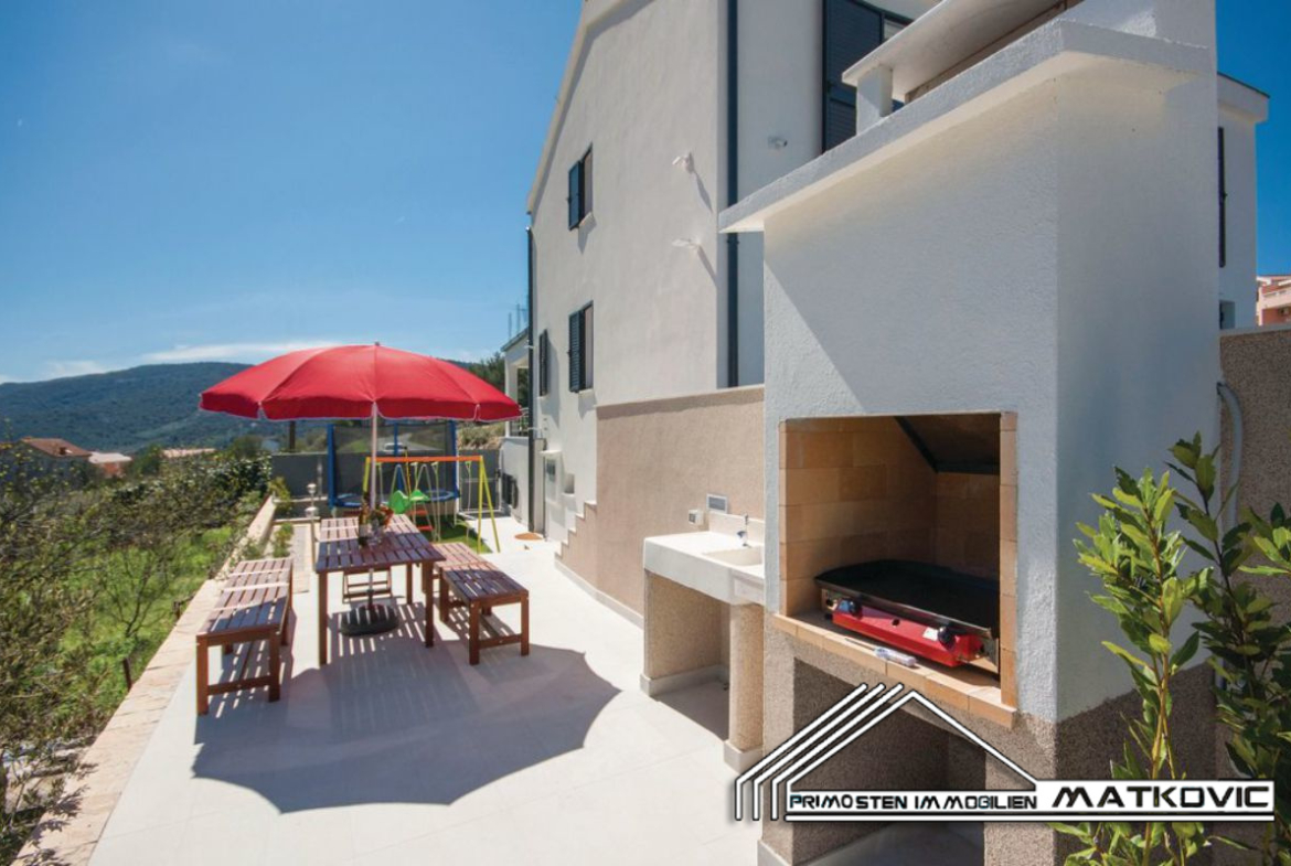 LUXURY VILLA WITH SEA VIEW AND SWIMMING POOL NEAR TROGIR
