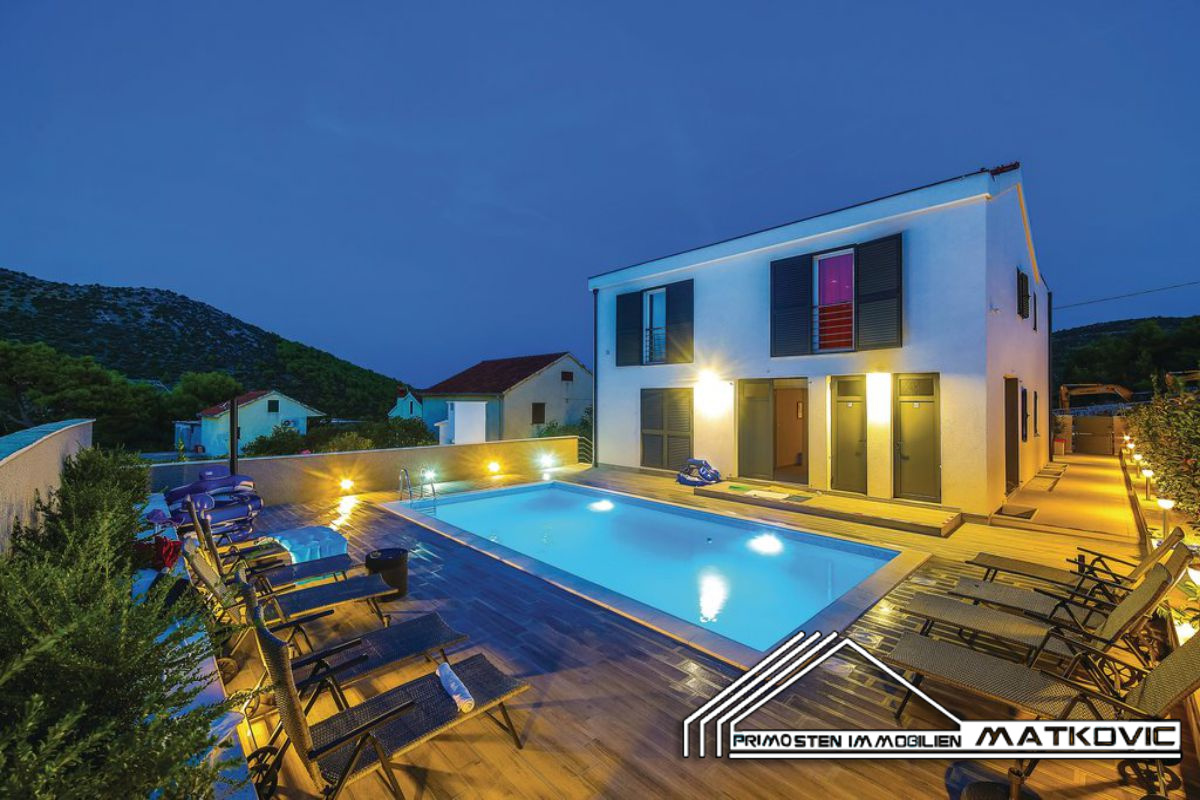 LUXURY VILLA WITH SEA VIEW AND SWIMMING POOL NEAR TROGIR