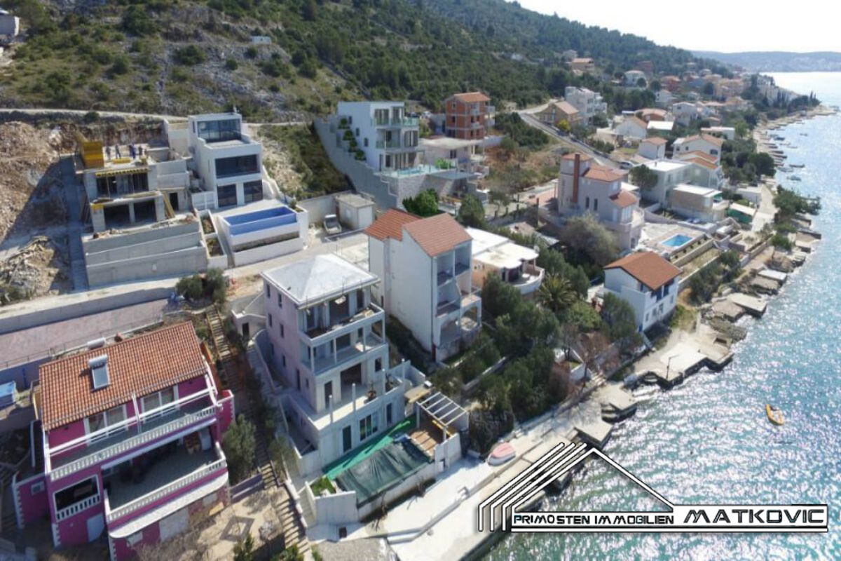 Novogradnja-villa-Rogoznica-1