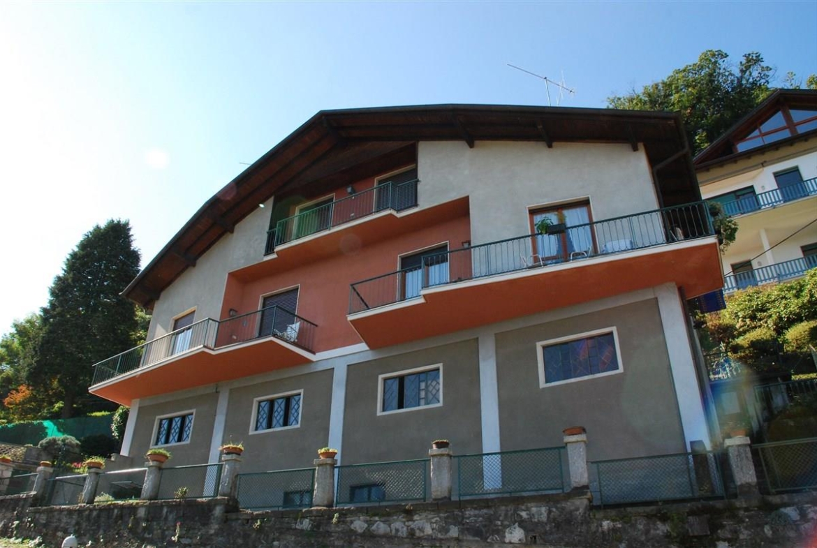 Penthouse with panoramic views of the Borromean Islands, in Stresa.