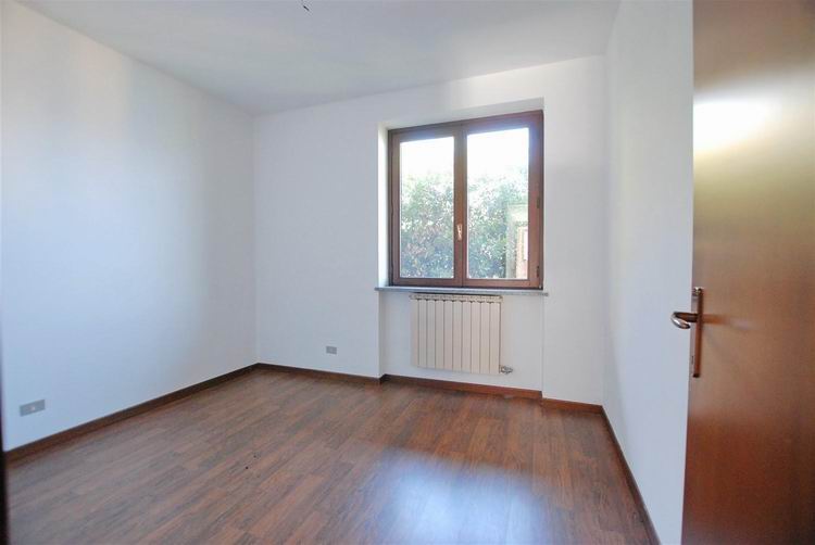 Apartment, overlooking Lake Maggiore, in Belgirate.