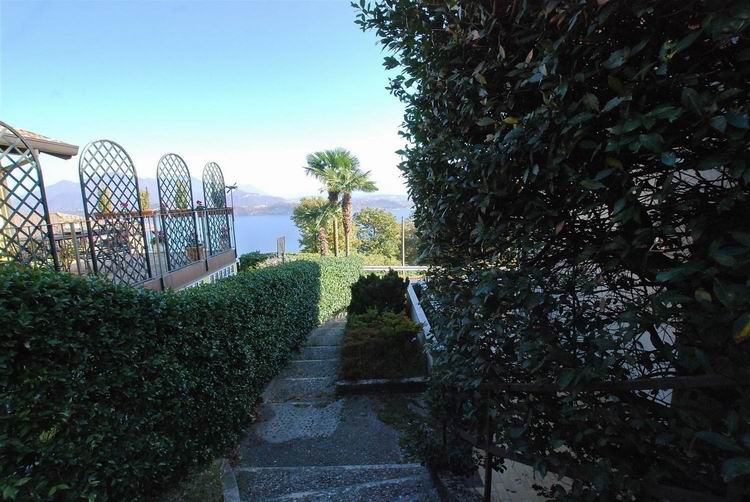 Apartment, overlooking Lake Maggiore, in Belgirate.