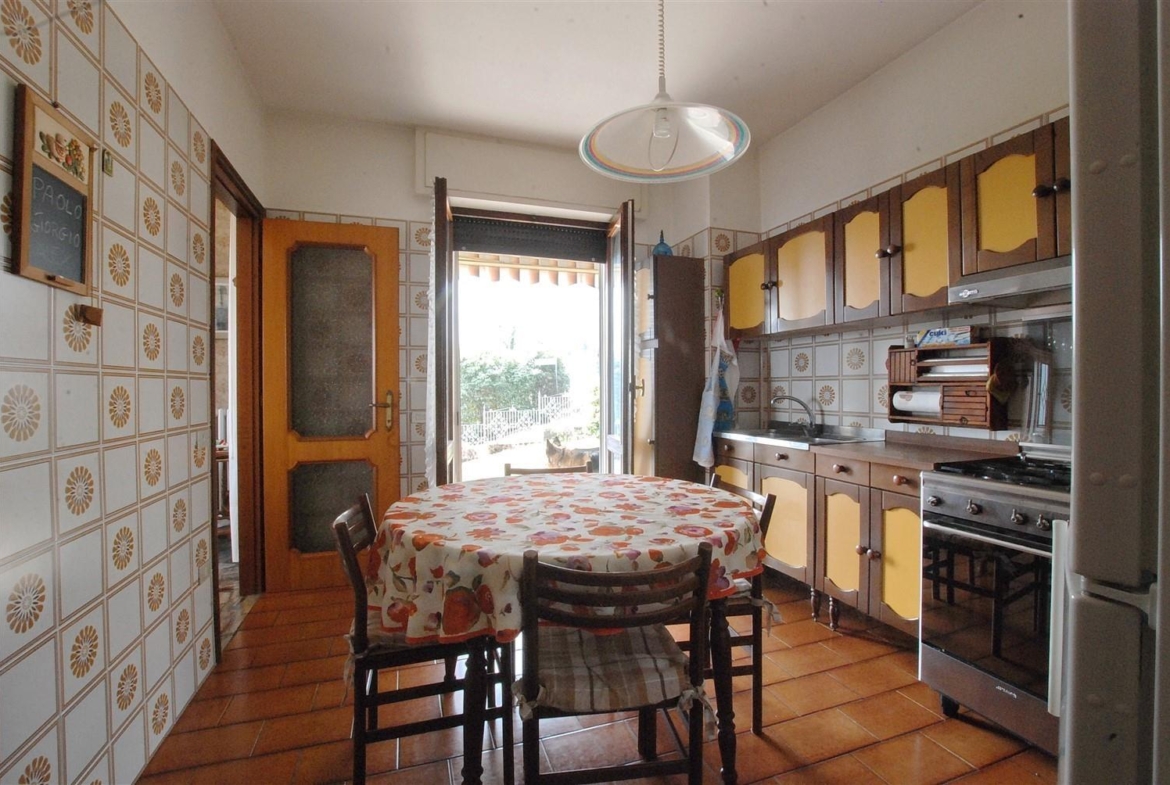 Villa, with a panoramic view of Lake Maggiore, in Massino Visconti.