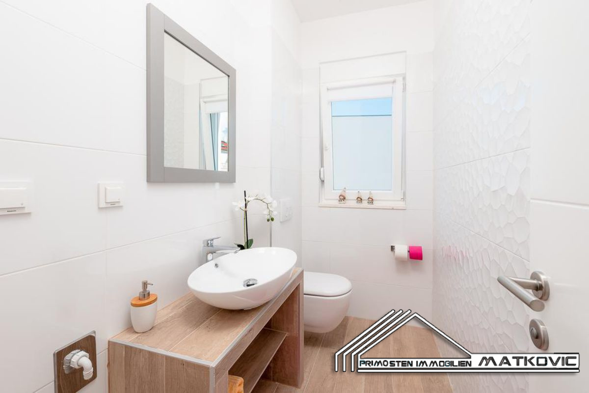 TOP HOLIDAY VILLA WITH FOUR BEDROOMS AND SWIMMING POOL IN ROGOZNICA