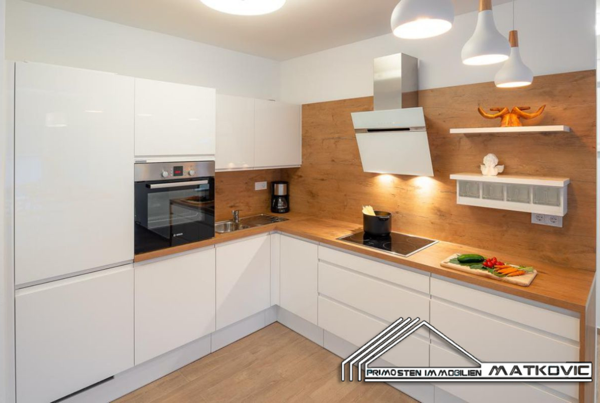 TOP HOLIDAY VILLA WITH FOUR BEDROOMS AND SWIMMING POOL IN ROGOZNICA
