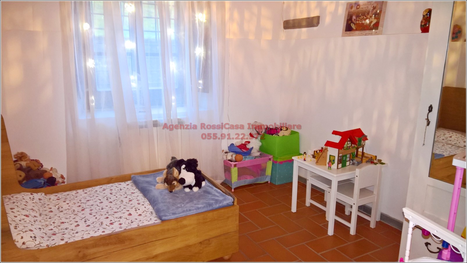 WP_20161128_16_08_05_Pro gourgeous appartment with vaulted ceilings and exposed bricks