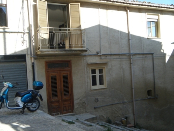 sh 370 town house, Caccamo, Sicily