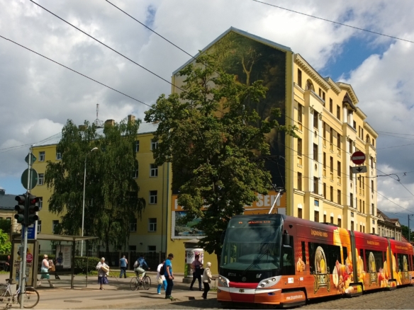 9% NOI and 18% return on investment Apartment building