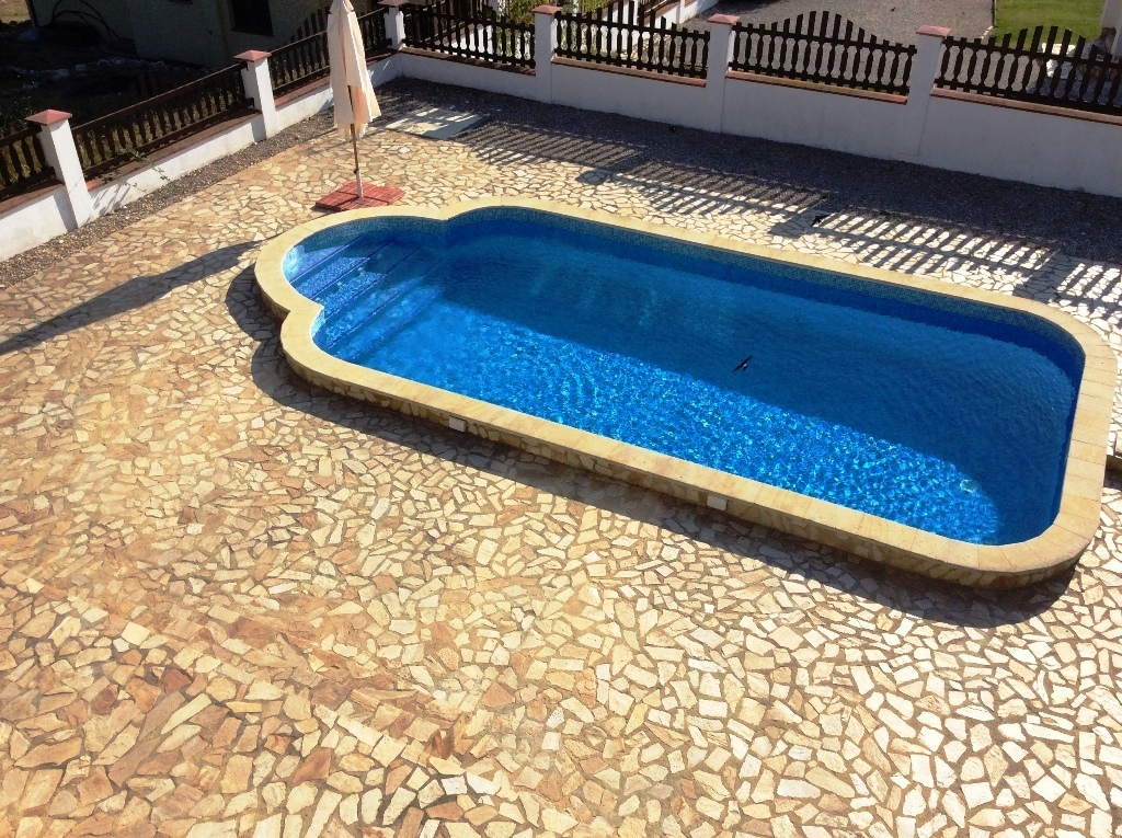 House with swimming pool