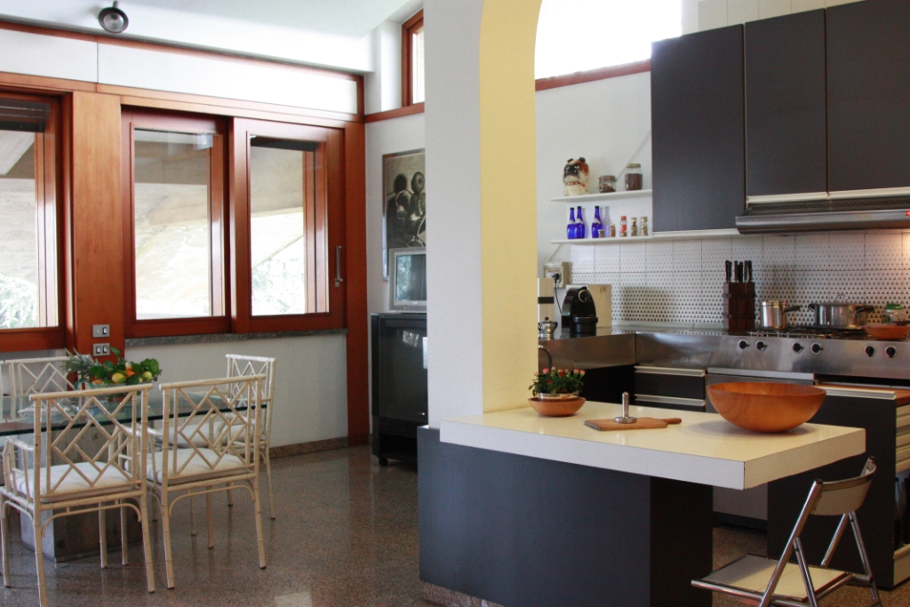 Villa For Short Rent Milano