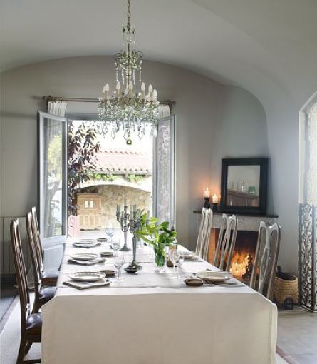 Luxurious villa, on the first line from the sea, in Platja de Aro (Costa Brava).