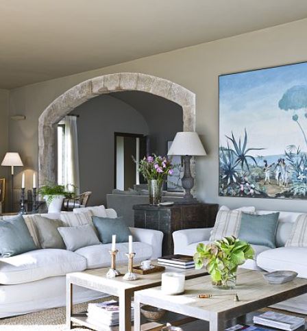 Luxurious villa, on the first line from the sea, in Platja de Aro (Costa Brava).