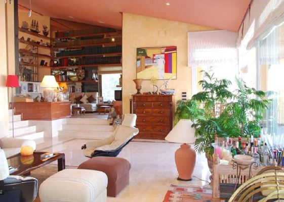 Luxurious villa, on the first line from the sea, in Sa Tuna.