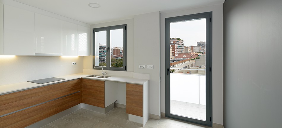 Spacious apartment in a new house in the prestigious area of ​​Barcelona.