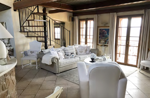 Villa in excellent condition, in the Empire.