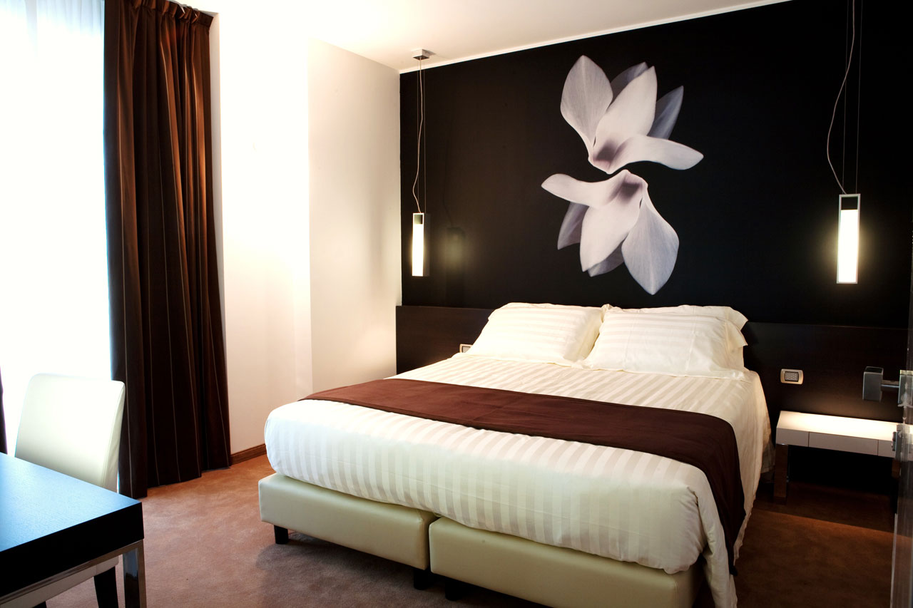 room-classic-01 For sale luxurious 4-star hotel In Italy
