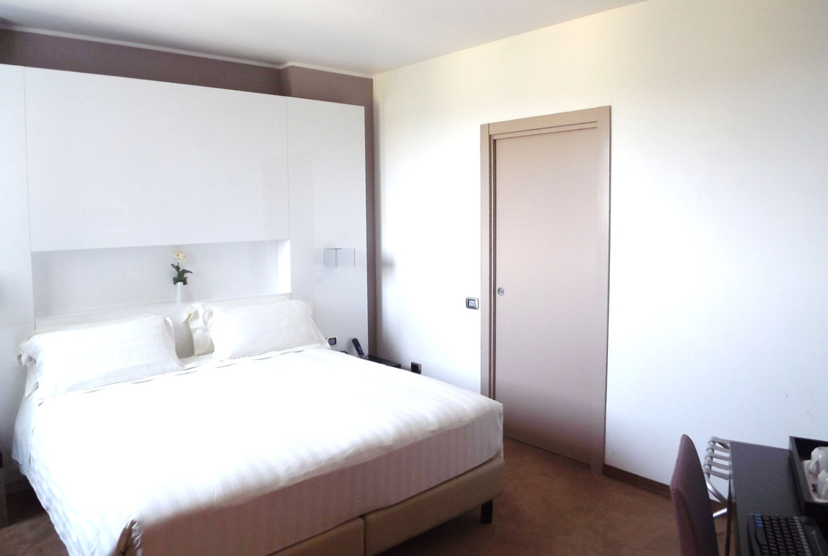 For sale luxurious 4-star hotel In Italy