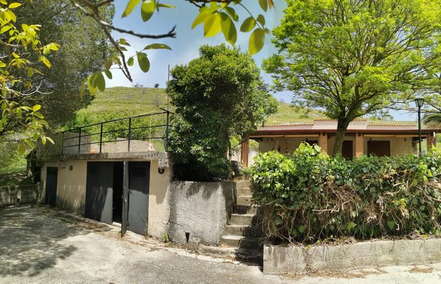 Villa and land in Sicily – Villa Farulla Santo Stefano
